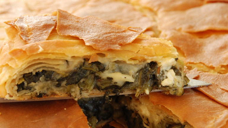 Παραδοσιακή χορτόπιτα με ανθότυρο